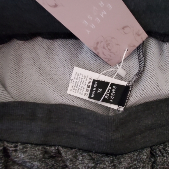 Emery Rose Heather Gray Graphic Casual Drawstring Lounge Shorts Size XL NWT - Picture 3 of 6